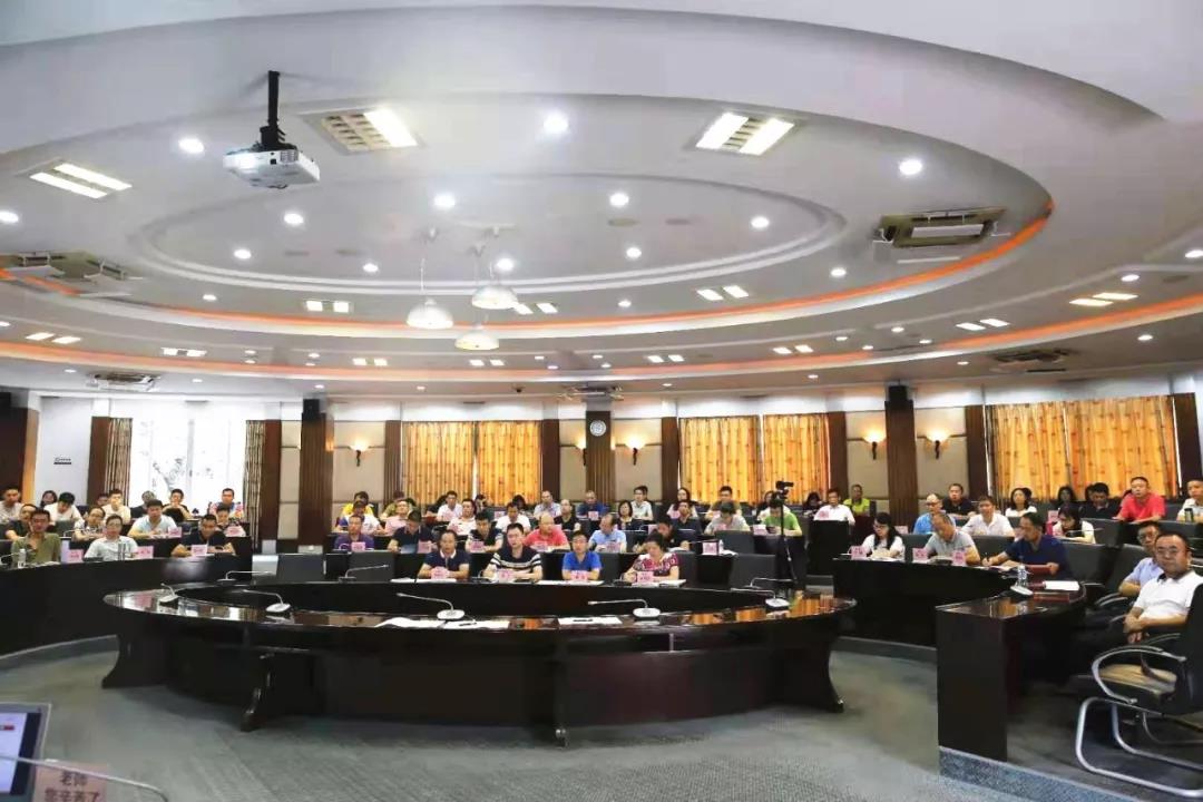 佛山市生態(tài)環(huán)境局局長楊永泰作“不忘初心、牢記使命”主題教育報告